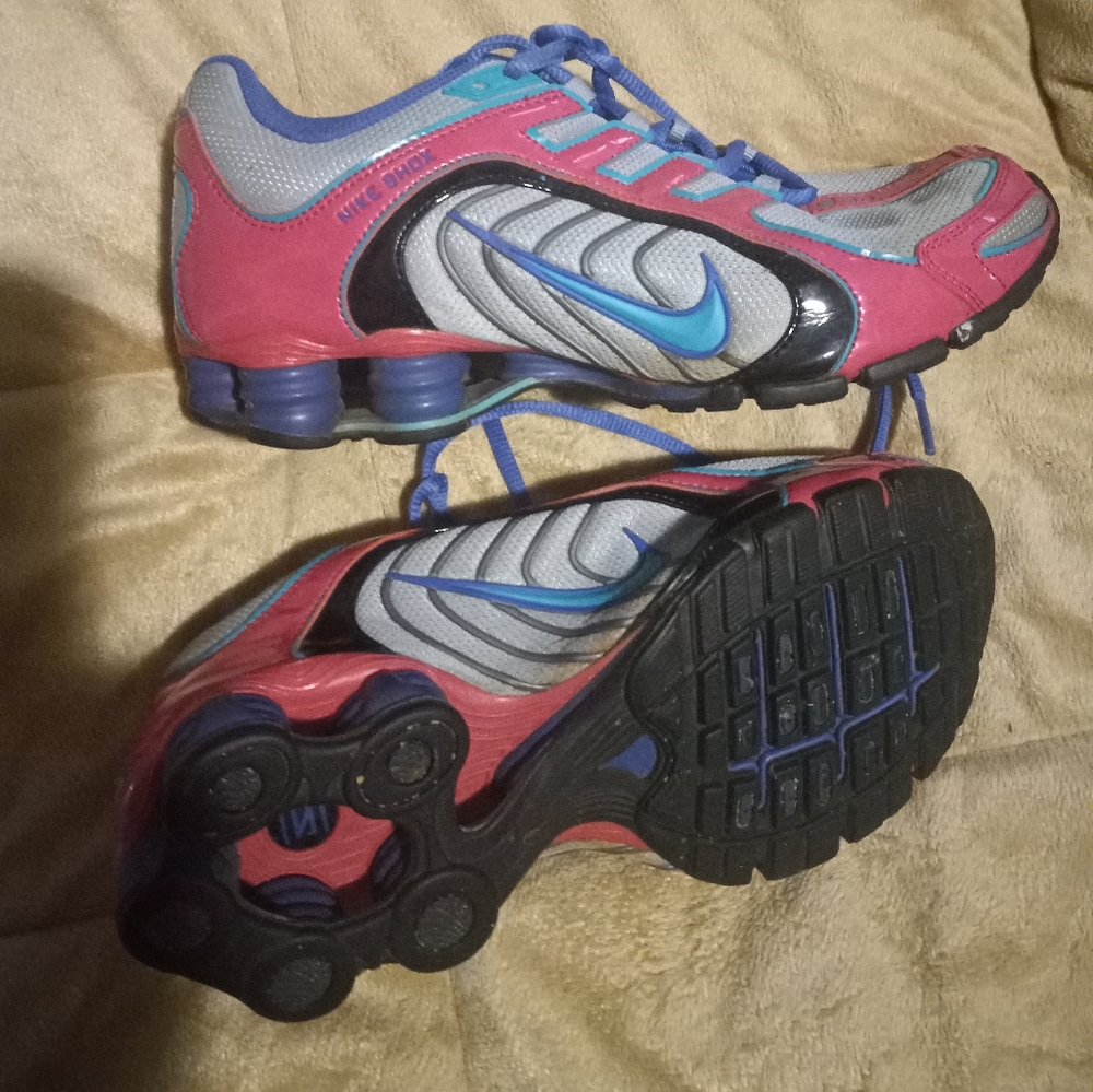 Rare Nike Navian shox